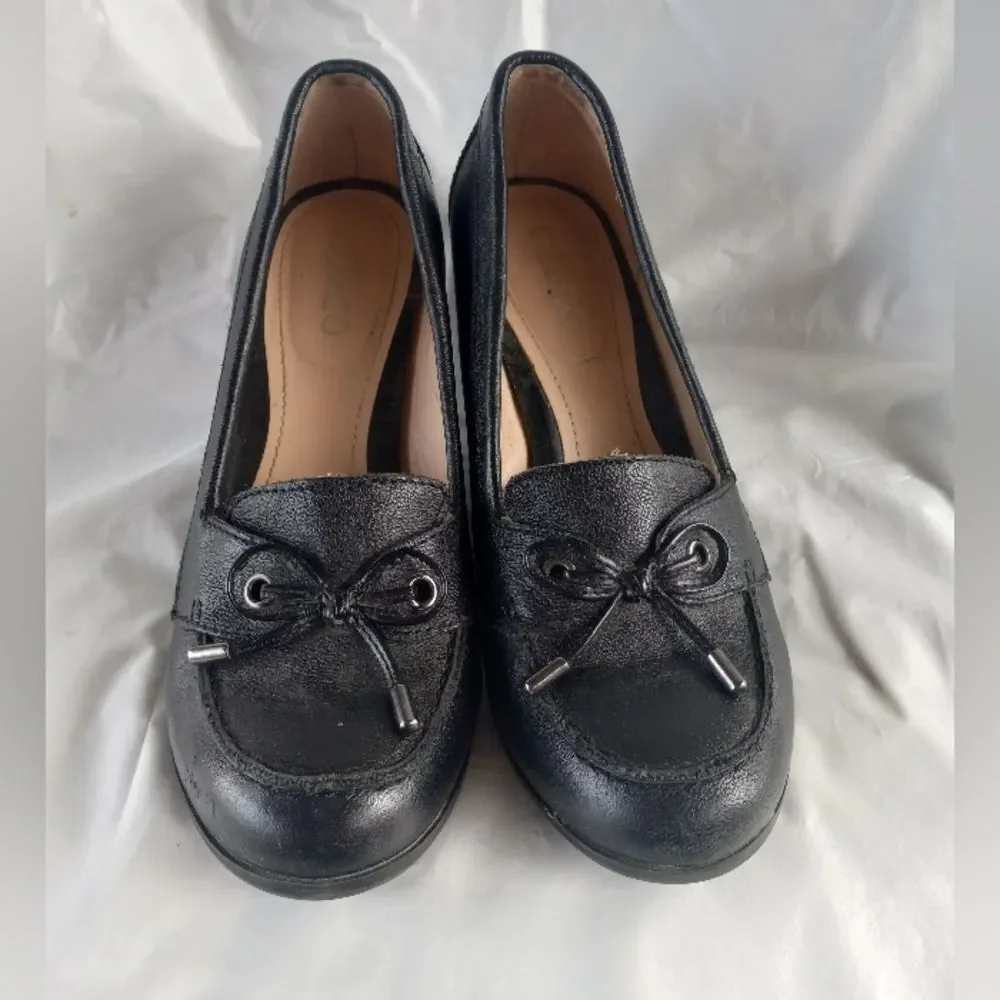 Liz & Co. Black Leather Wedge Size 8M